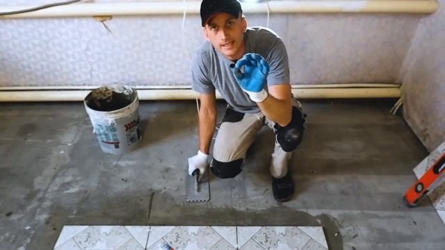 КАК УКЛАДЫВАТЬ ПЛИТКУ НА ПОЛ научу за 5 минут смотреть онлайн