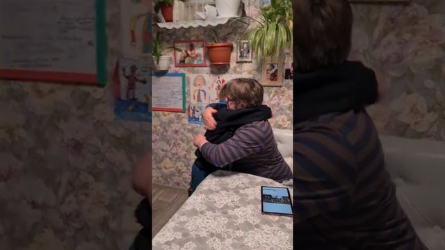 Дорогие и незаменимые мужчины, поздравляем вас с 23 Февраля! смотреть онлайн
