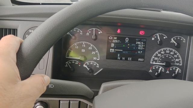 2023 Volvo 860 VNL смотреть онлайн