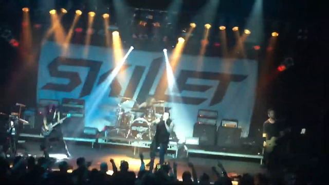 Skillet - Rise Live Continued