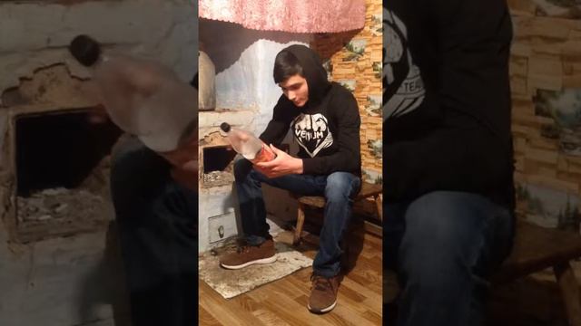 Не понятное Китайское слово на Русской Бутылке  потому.....