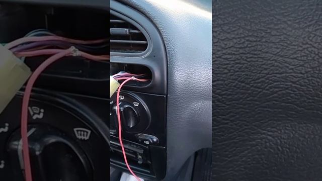 Как подключить ШТАТНУЮ подсветку бардачка на ланосе смотреть онлайн