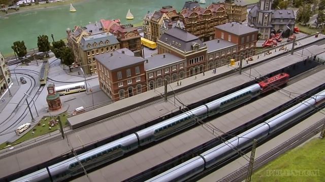 The Biggest Model Railroad Layout in HO Scale with more than 200 Model Trains made by Marklin смотреть онлайн