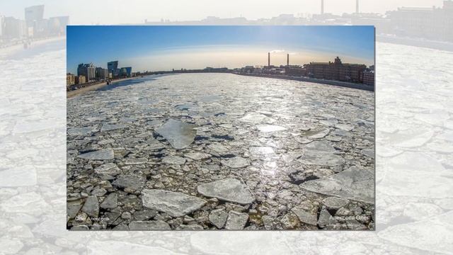 Ледоход. Весенний ледоход на Неве в Санкт-Петербурге 2015г.