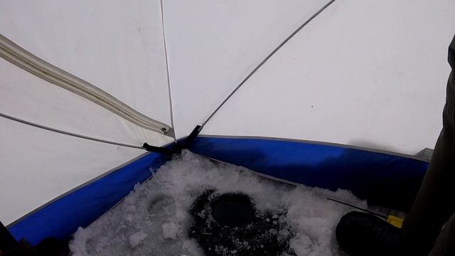 Ловля подлещика зимой в черте города. Иркутская обл., сезон зимней рыбалки 2019-2020. смотреть онлайн