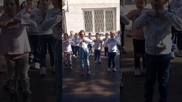 Хорошее настроение#детскиепесни#детский танец#гбуюжный# смотреть онлайн