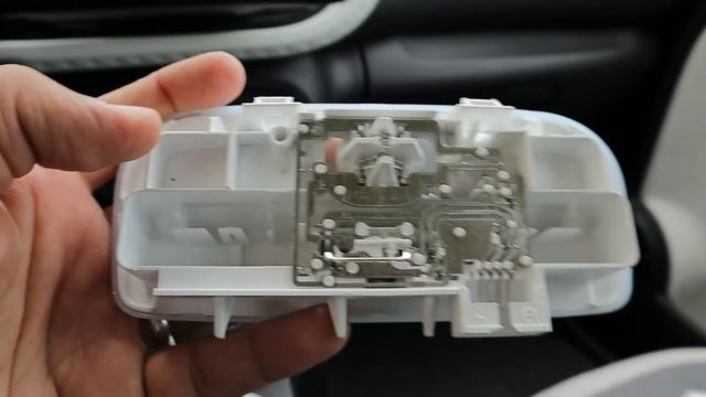 Proyecto Renault Twingo 3 2019 - Cambiar a LED luces de interior cortesía | SIEPONLINE | смотреть онлайн