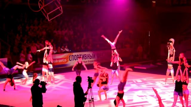Спортивные акробаты Гимнастрада 2016 Новосибирск смотреть онлайн