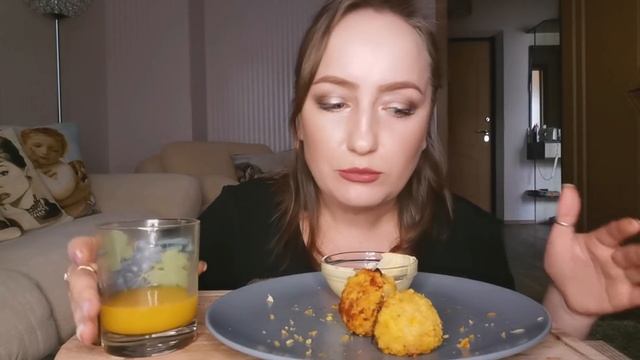 МУКБАНГ / КУРИНЫЕ ШАРИКИ С СЫРОМ / MUKBANG / CHICKEN BALLS WITH CHEESE / not ASMR смотреть онлайн
