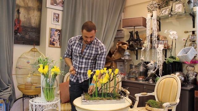 Урок флористики: Весенняя композиция на подносе с нарциссами, Слава Роска смотреть онлайн