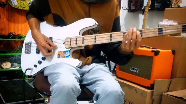 Benci kusangka sayang - Review dan cover bass fender aerodyne смотреть онлайн