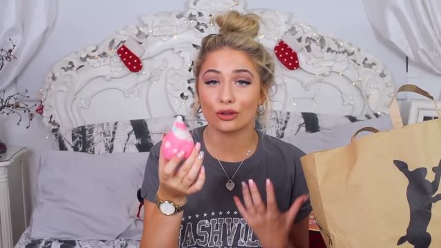 HUGE CHRISTMAS LUSH HAUL AND GIVEAWAY!! смотреть онлайн