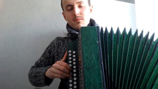 "Хотела мать". Игра на гармони. смотреть онлайн