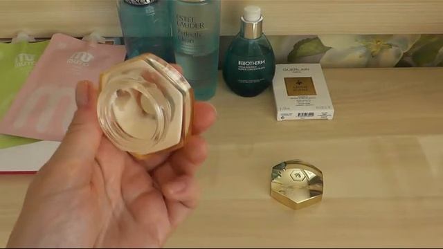 Вся косметика. Часть 2. Уход за лицом. Кремы, тоники, сыворотки. смотреть онлайн