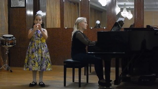 П. Харрис - "Танго" Исп.: Сафина Ярашева (блокфлейта) - 8 лет смотреть онлайн