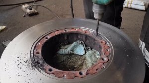 VOLVO болтается  тормозной диск ?