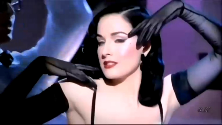 Cher. Welcome To Burlesque смотреть онлайн