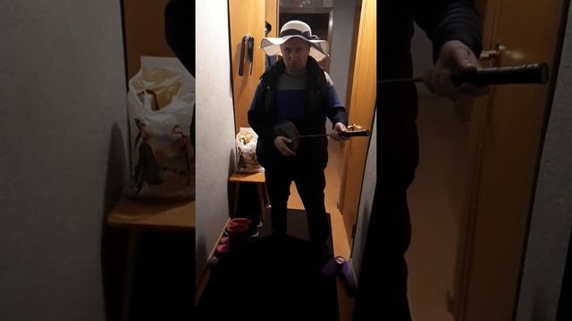 Супруг встречает жену с работы))) смотреть онлайн