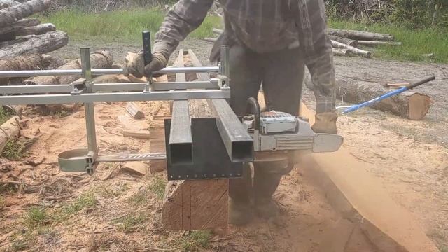 Chainsaw Mill: Old Log, Perfect Boards смотреть онлайн