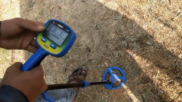Bounty Hunter junior IV metal detector searching for outdoor contact number (9340988668) смотреть онлайн