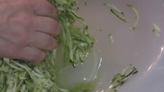 ЗАПЕКАНКА ИЗ КАБАЧКОВ И КУРИЦЫ смотреть онлайн