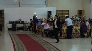 Супер уйгурский танец от звезды уйгурской эстрады "Умут Юлтузлири" Чунджа