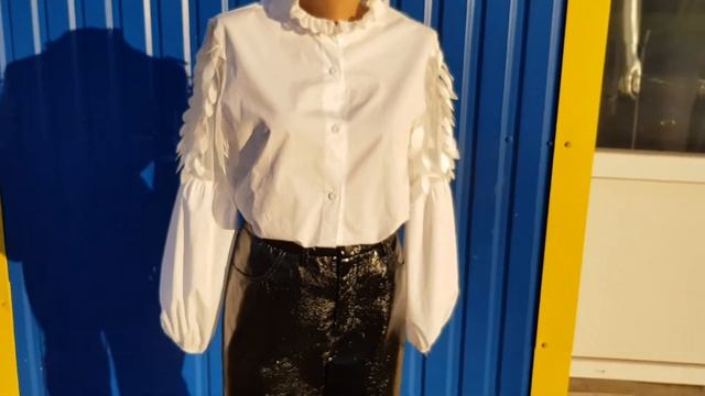 Белая рубашка женская со вставками сетки и аппликацией на рукавах арт 6190 смотреть онлайн