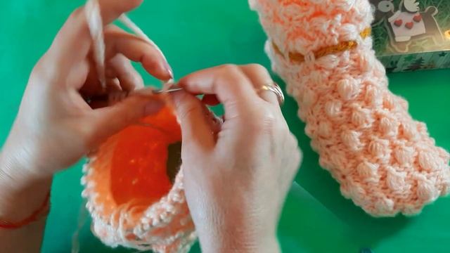 ВЯЖЕМ ТЕПЛЫЕ САПОЖКИ СПИЦАМИ | ДЛИНА ПОДОШВЫ 22 см. Авторская работа. смотреть онлайн