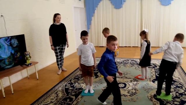 Нейрогимнастика с ортопедическими ковриками смотреть онлайн