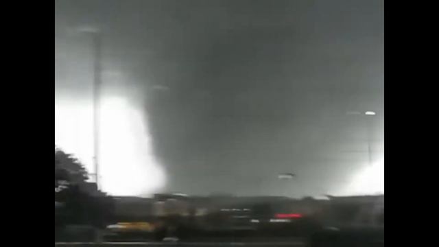 Торнадо Самые сильные и разрушительные в мире Tornadoes The Most Powerful And Destructive