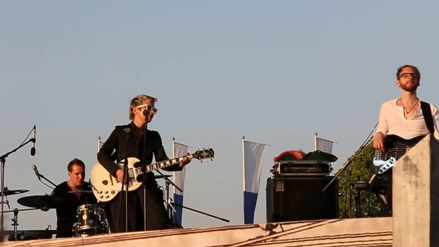 Сурганова - Не покидай и Голубые города