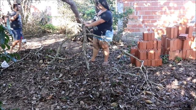 PARTE 4!(Reforma e limpeza do quintal para Horta) смотреть онлайн
