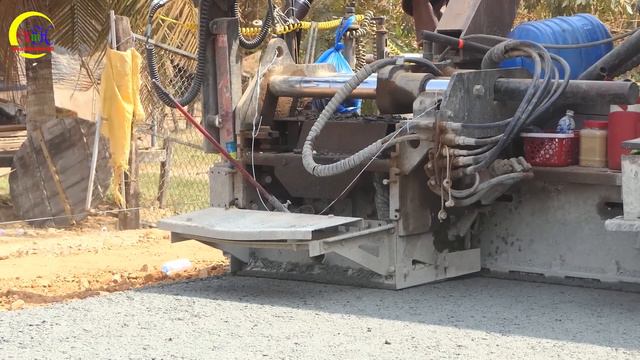 World's Modern National Road Construction Machines - Amazing Extreme Mixing Gravel Paving Machine смотреть онлайн