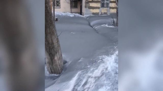 Black Snow Falls In Kazakh City Near ArcelorMittal Plant смотреть онлайн