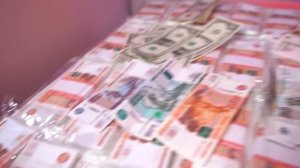 50.000.000 РУБЛЕЙ на ДЕНЕЖНЫЕ ДЕНЬГИ! 100 ПАЧЕК ? СКОЛЬКО Денег Я НАШЛА ?