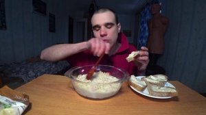 МУКБАНГ/АСМР ЛАПША "РОЛТОН" с СОСИСКАМИ и СУХАРЯМИ/ ХЛЕБ С МАСЛОМ/ УЖИН/ EATING/ASMR/ Mukbang #384