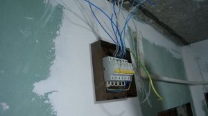 Установка бокса с автоматами в  квартире