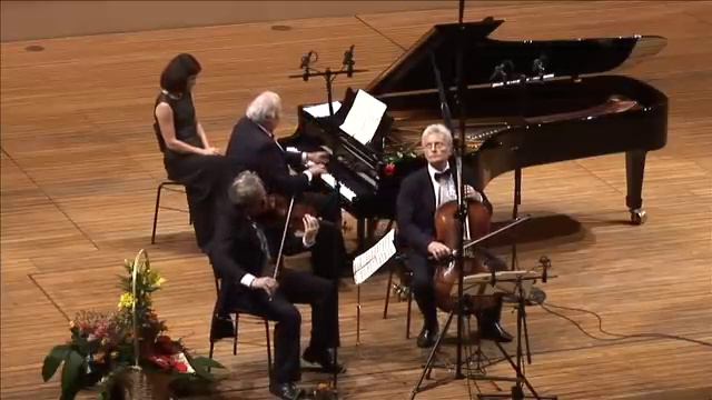 Antonin Dvorak -- Trio G minor Nr. 4 op. 90, Dumka Nr. 6 смотреть онлайн