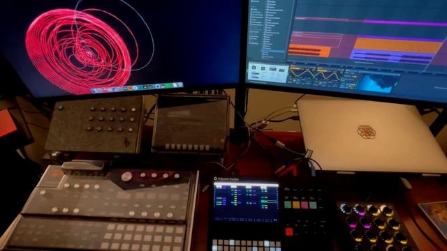 Polyend Tracker | Sequencing Ableton Devices | Generative and Groovy смотреть онлайн