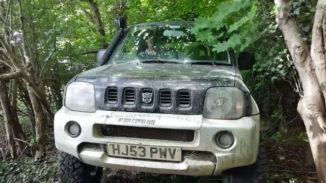 Suzuki Jimny vs Suzuki Vitara - 4x4 off road challenge! смотреть онлайн