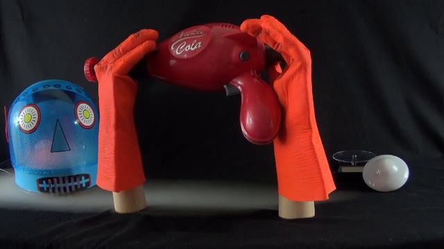 Fallout 4 Nuka Cola Thirst Zapper Spirit Halloween Exclusive toy replica - Having A Blast Episode 1 смотреть онлайн