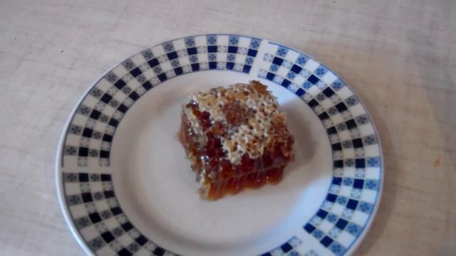 Самый лучший мед - в сотах )) смотреть онлайн