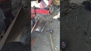 Почему не лезет плуг в землю 1 L220 китай