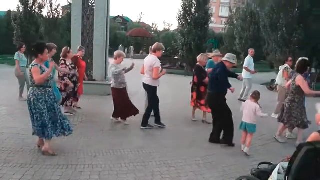Танцы вокруг часов 20 августа 2021 (2) смотреть онлайн