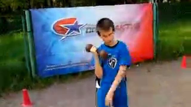 Литвинов Гриша (поднятие гантели) смотреть онлайн