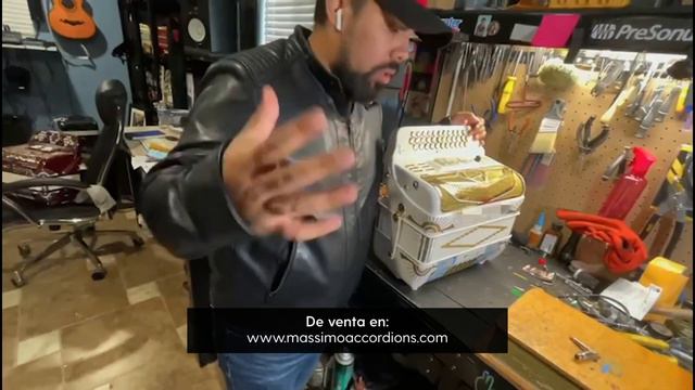 Instalación de micrófonos Harmonik desde Massimo Accordions смотреть онлайн