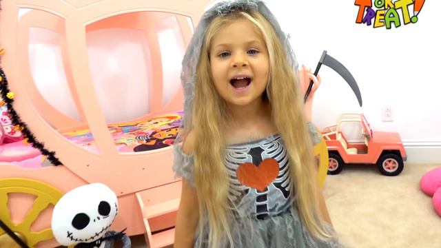 Diana Chooses a Halloween Costume смотреть онлайн