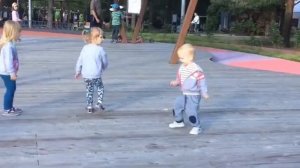 МАЛЫШИ ТАНЦУЮТ / ДЕТИ СМЕШНО ТАНЦУЮТ / ТАНЦУЮЩИЕ ДЕТИ / ДЕТИ ТАНЦУЮТ ТАНЕЦ / ДИСКОТЕКА ДЛЯ МАЛЫШЕЙ