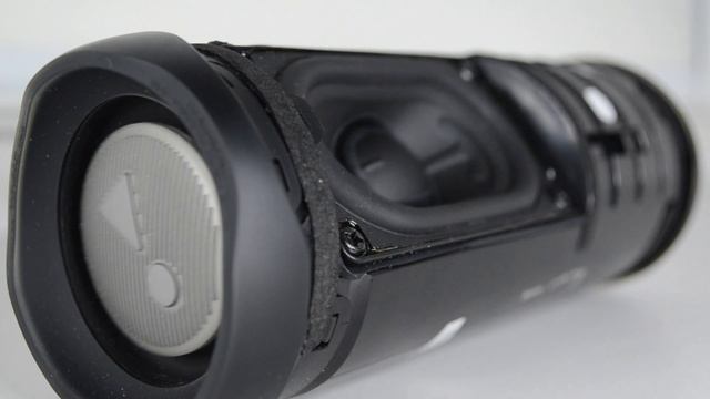 Колонка JBL FLIP 5 LFM 60% Bass Test РЕАКЦИЯ НА ПЕСНИ БАЛДËЖ смотреть онлайн