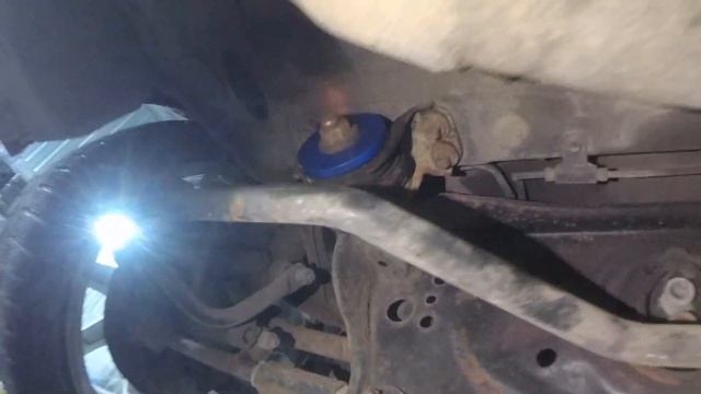 Установка шайб в задний подрамник JZX90, JZX100, JZX110 смотреть онлайн